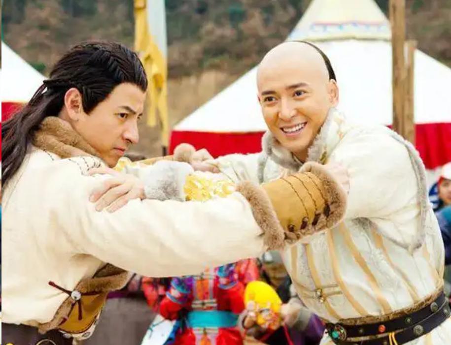 清朝时候为什么要剃光头留辫子呢,清朝人为什么剃头留辫子