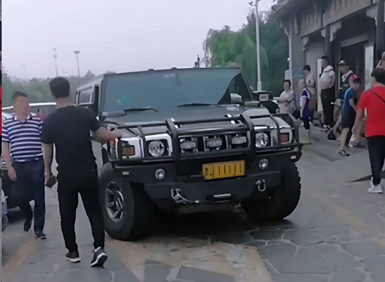 悍马六座加吧台,悍马h2改装航空座椅吧台