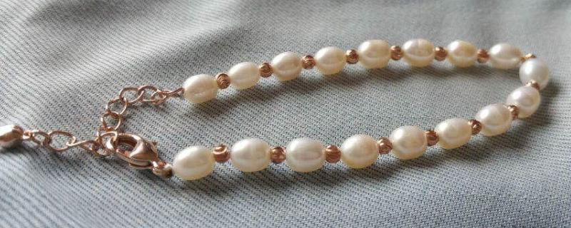 属鸡女性能戴白菩提根手串,女性戴手串有什么讲究