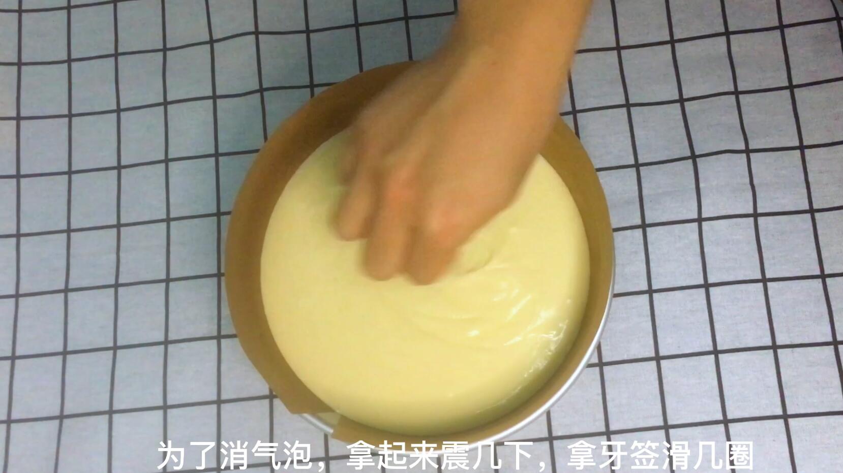 空气炸锅戚风蛋糕145度,8寸戚风蛋糕145度怎么表面糊了