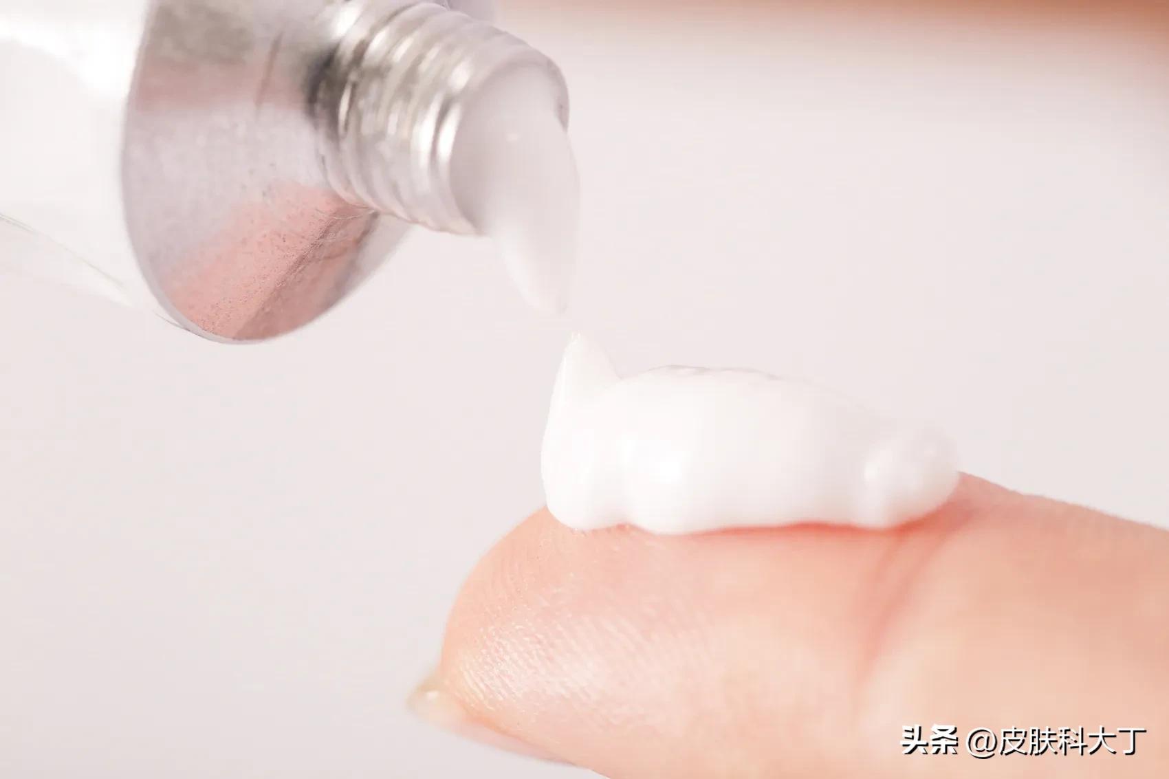 宠物狗容易导致小孩患头癣,因养狗得了癣怎么治