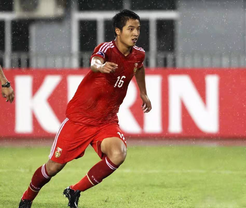 韦世豪独中两元,韦世豪自评中国足球