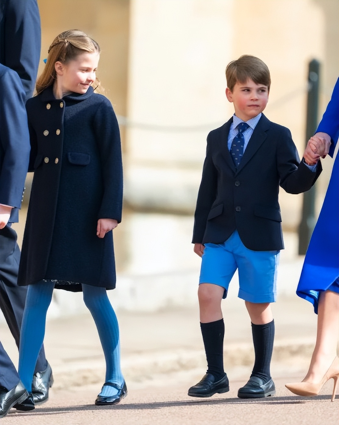 威廉凯特一家五口幸福洋溢,凯特威廉一家五口合照