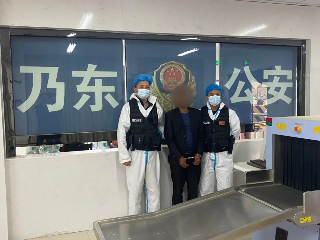 警方蹲守一个月当场抓获,民警通过布控抓获犯罪嫌疑人