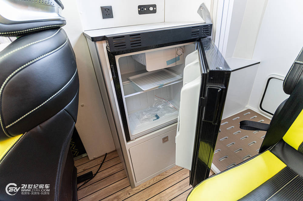 十大入门级旅行房车,卫航穿山甲房车介绍