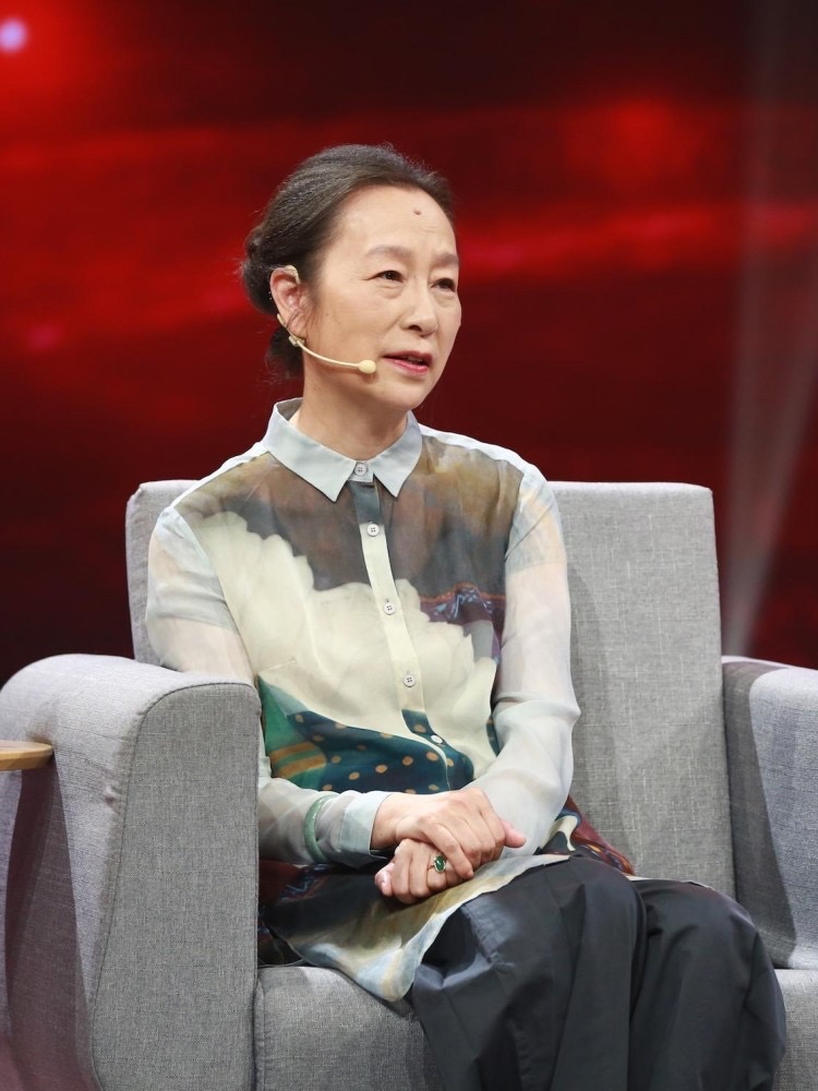 35届金鸡百花电影节刘晓庆奚美娟,第35届金鸡奖刘晓庆奚美娟红毯