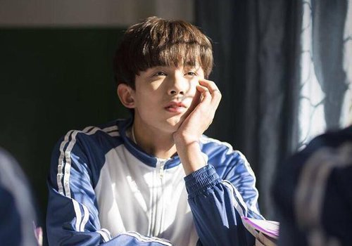 男士自然卷又毛躁头发怎么打理,男士头发自然卷怎么卷