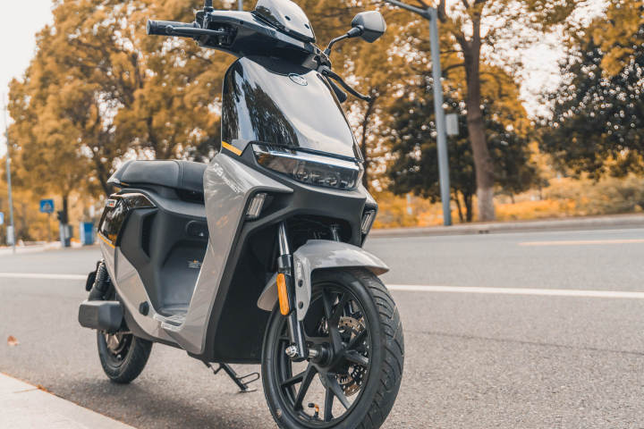 九号电动机械师mmax90支持多大快充,九号电动车机械师mmax90测评