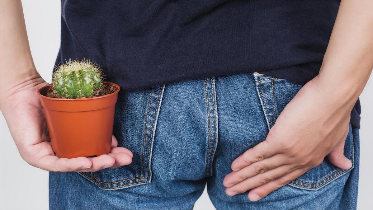 什么？男人也用卫生巾？他们用卫生巾干嘛？医生：看完让人心疼