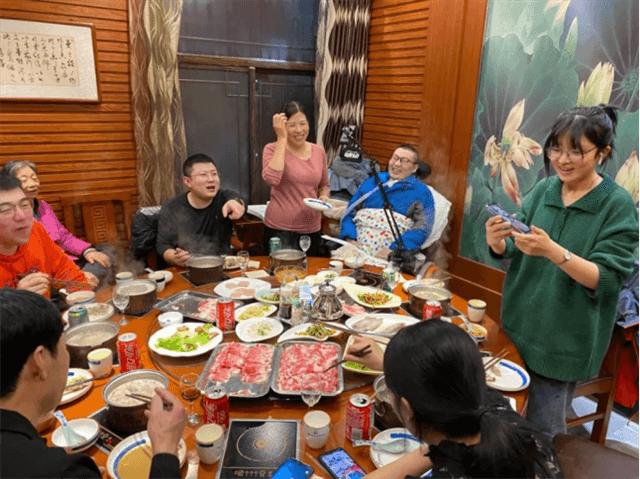 高位截瘫消防员朱铭骏还活着吗,29岁截瘫消防员朱铭骏怎么样了