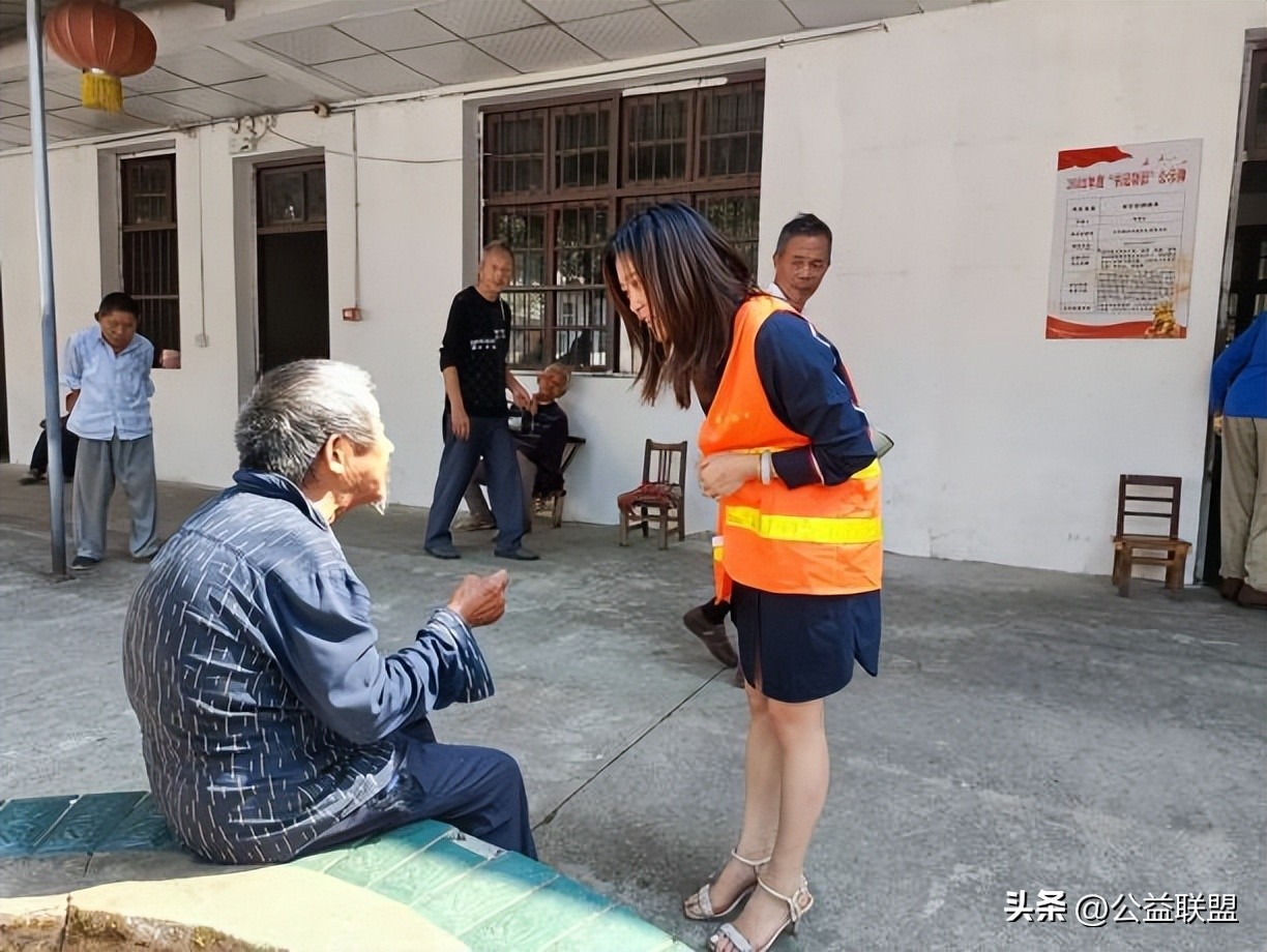 鞍山森林防火人人有责,森林防火宣传进农村大集