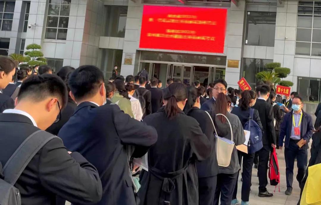 公务员法哪三类不得录用为公务员,公务员法规定哪些人不属于公务员