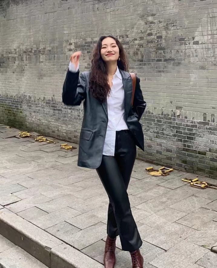 哈伦皮裤搭配羽绒服好看吗,皮裤穿搭冬季配羽绒服