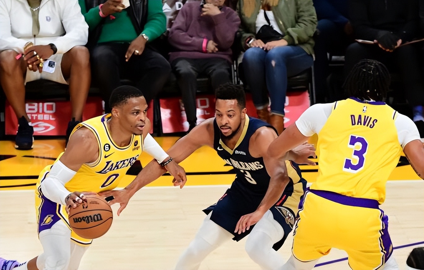 湖人威少重回巅峰,湖人队被大逆转威少遭遇里程碑