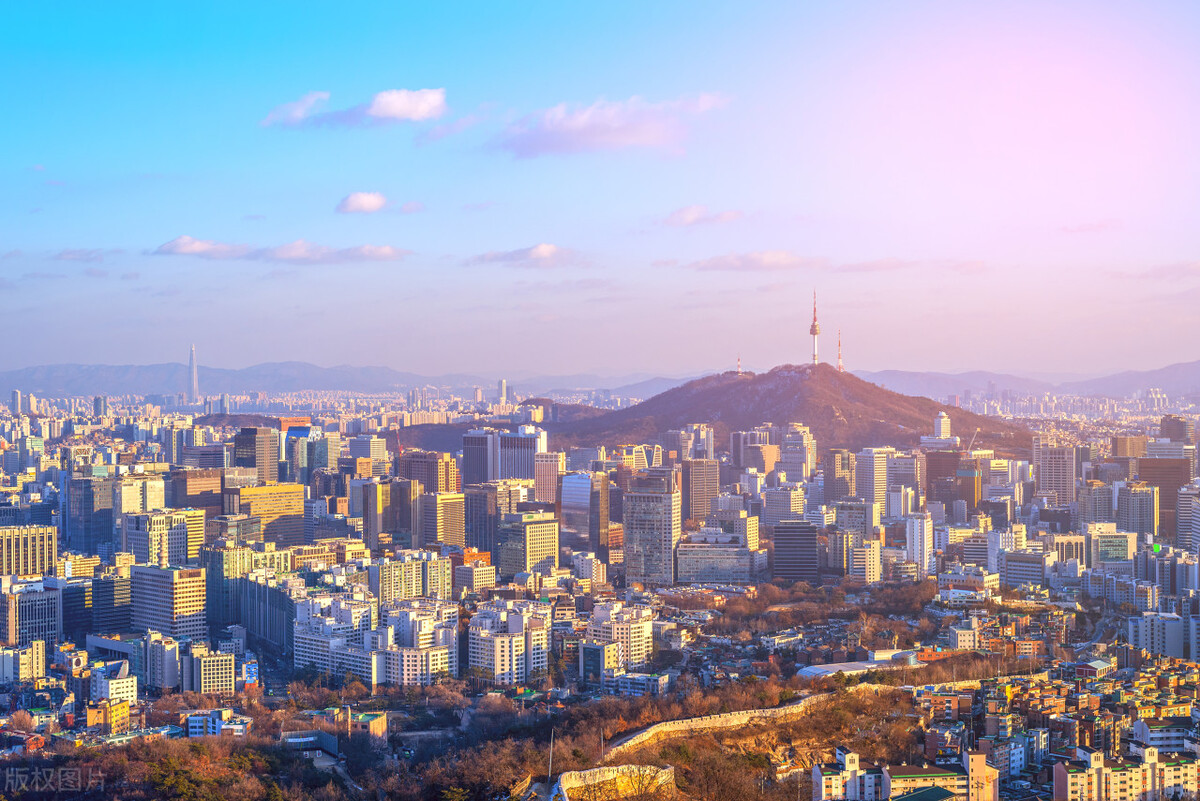 韩系商品退潮，华人赴韩受辱，韩国人表示：中韩关系是美国惹的祸