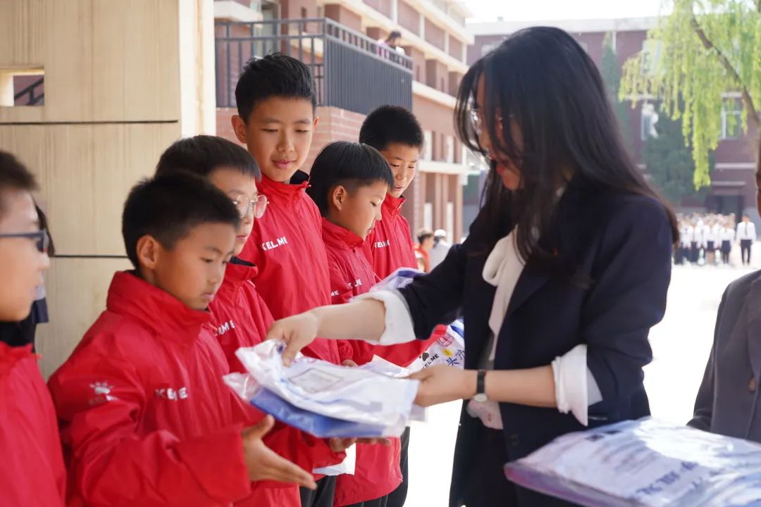 包头市青山区光荣道小学足球队,包头青山区哈达小学