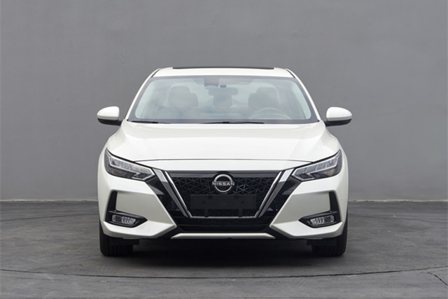 开完日产轩逸再开丰田卡罗拉,开完轩逸再开艾瑞泽8