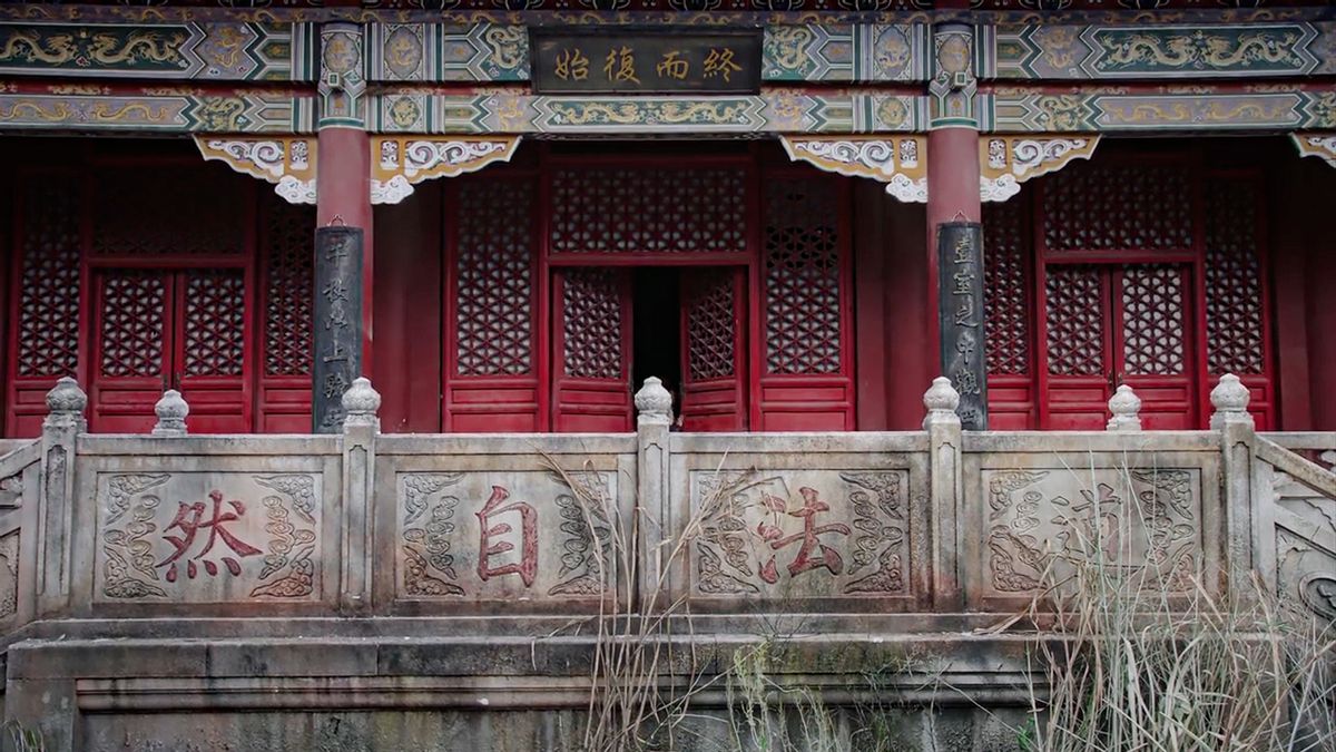 如懿剪掉她的画像焚烧,如懿死前把画剪了