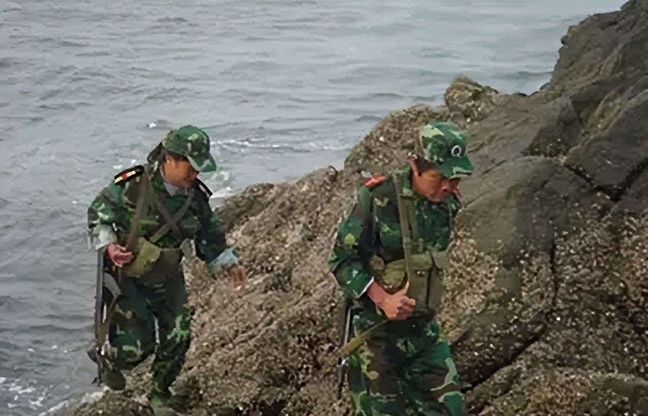 致敬夫妻坚守孤岛32年,夫妻独守孤岛三十二年