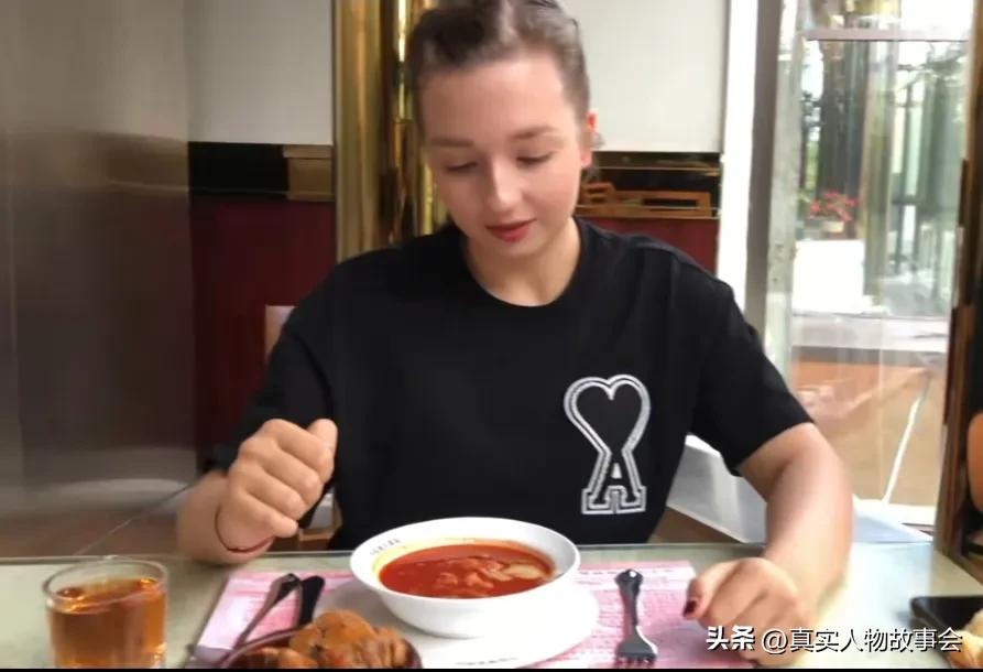 俄罗斯美女东北口音,俄罗斯美女嫁个中国人