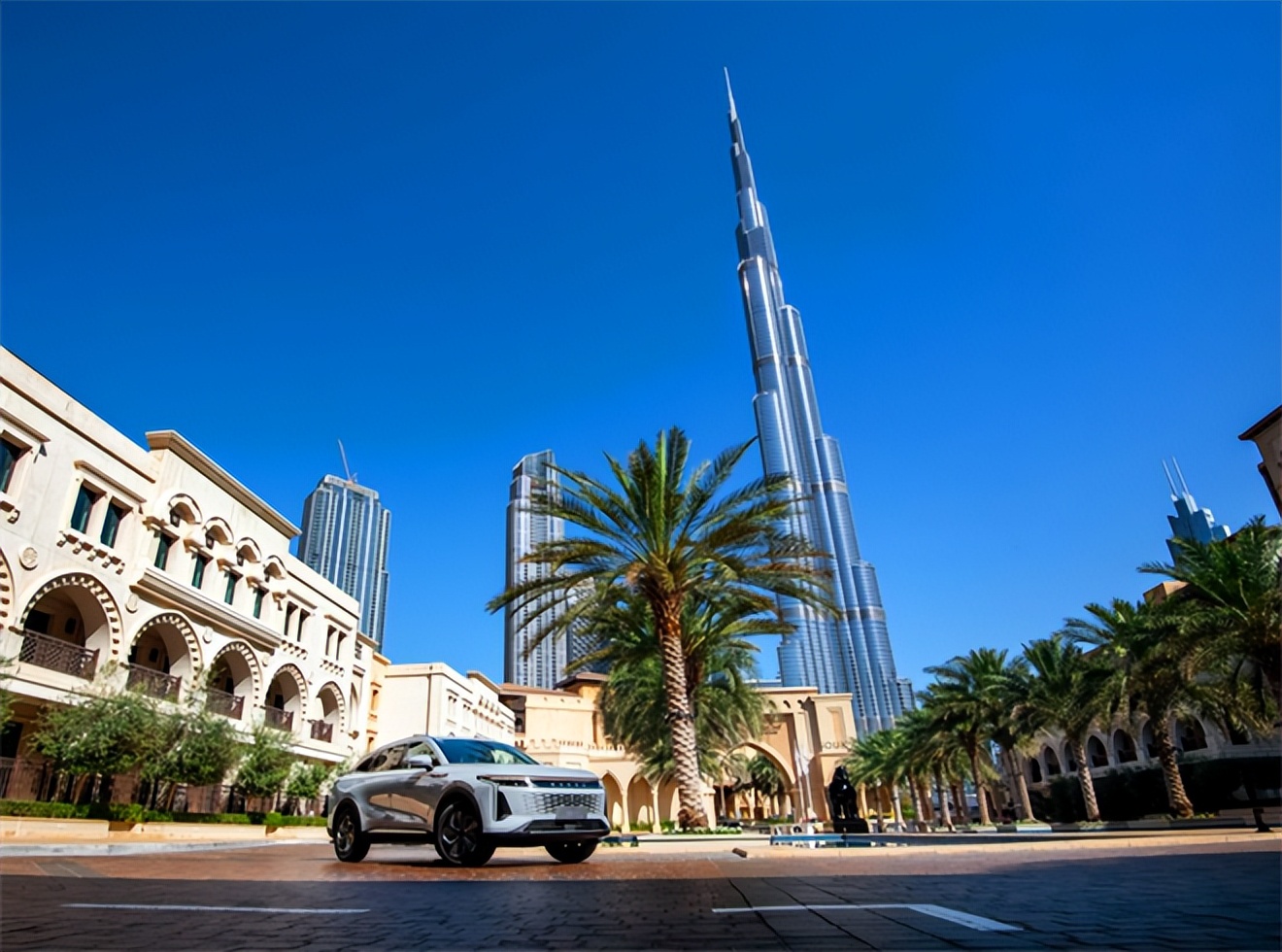 《跟着瑶光看世界》，用多项“第一”掀起短视频营销风暴