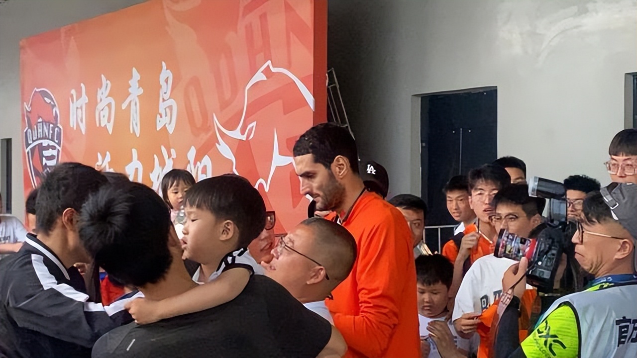 崔康熙2胜1平得7分幕后故事？蒿俊闵接班人浮现？郝伟案内幕曝光