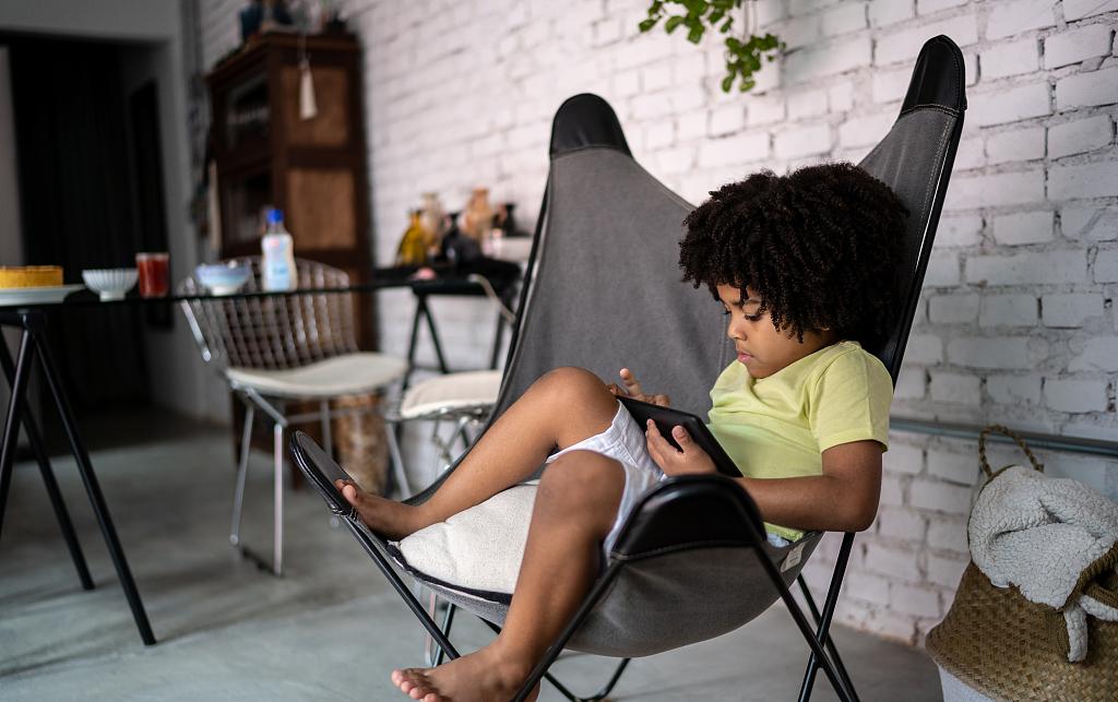 改善圆肩驼背的瑜伽体式,改善圆肩驼背的健身动作