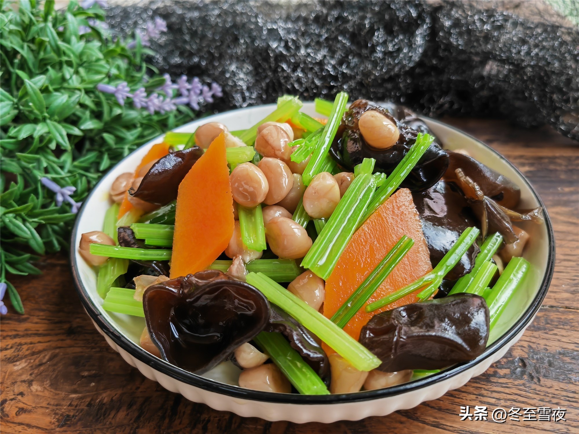 芹菜怎么吃好消化,芹菜炒什么通肠胃