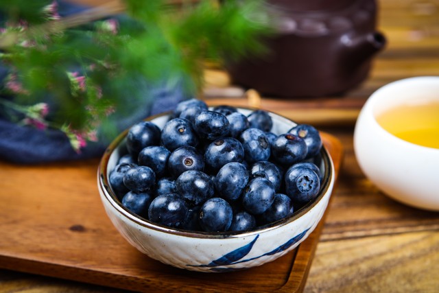 吃哪些食物蔬菜水果对眼睛有好处,有哪些蔬菜和水果对眼睛有营养