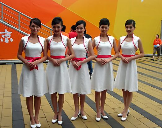 2008奥运会颁奖礼仪小姐视频,08奥运会礼仪小姐今昔何在