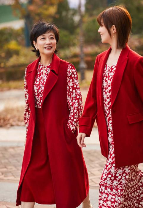 怎么穿红色才不显得尴尬,什么样的红色适合年轻人穿