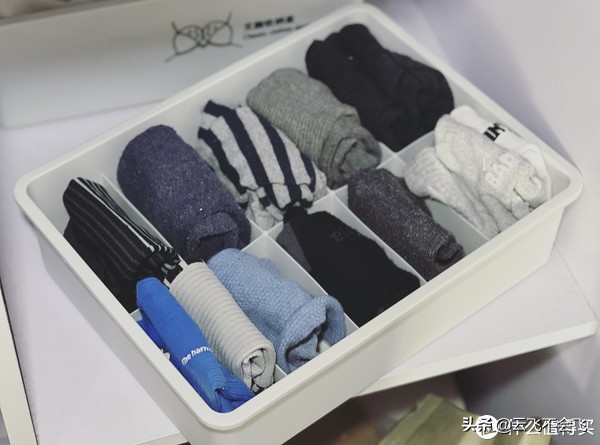 换季时节衣柜如何收纳整理更整洁,收纳整理让你的衣柜不再凌乱