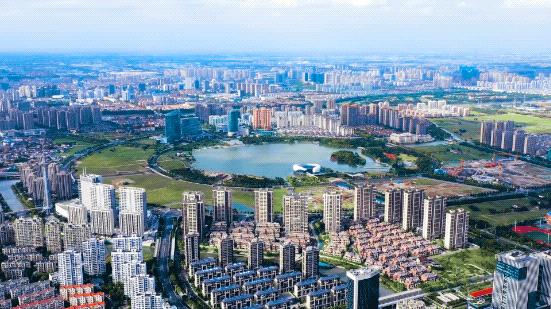 高新区转型发展迈出新步伐,迈上新台阶实现新跨越向纵深发展