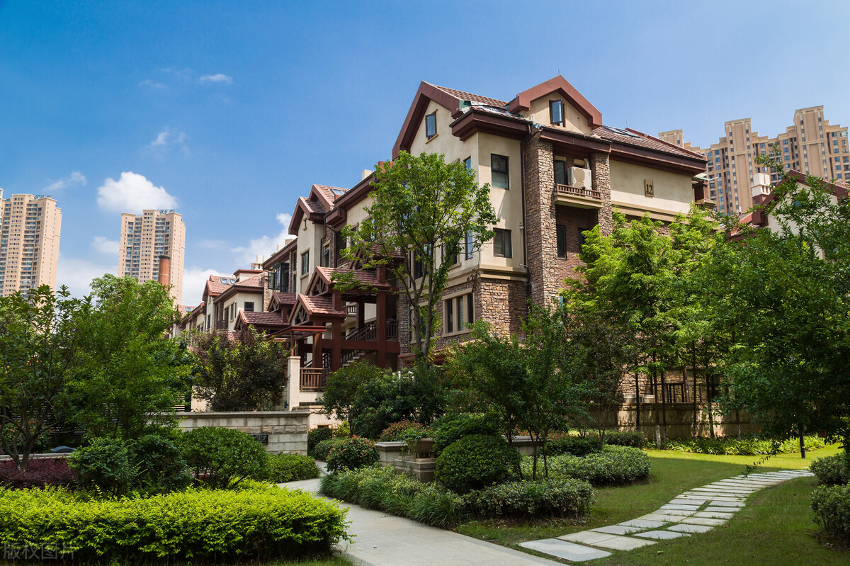 我21岁那年主要内容,20岁的年龄来到了一个陌生城市