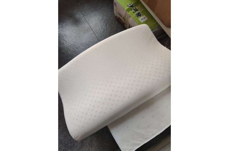泰国天然乳胶枕是真的吗,泰国乳胶枕正品和假货图片辨别