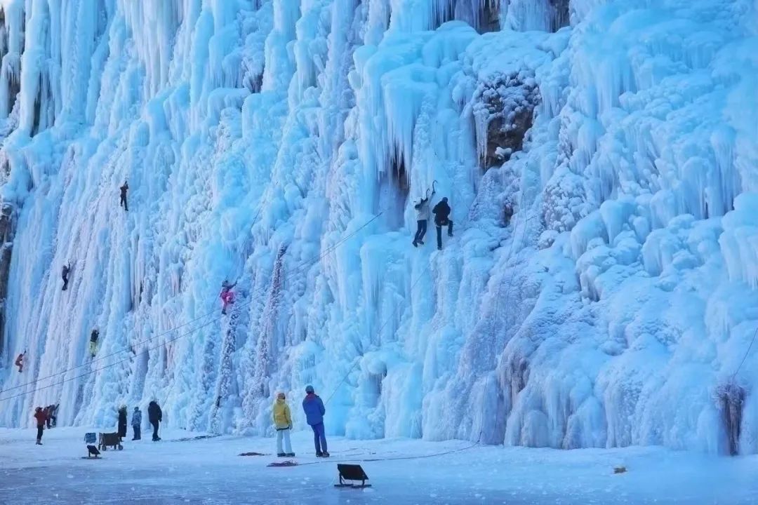滑冰玩雪,滑冰场旅游