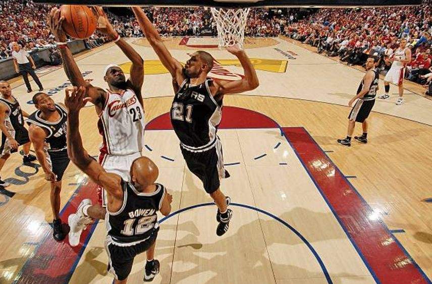 世界体坛十大发挥失常，外星人九八世界杯决赛，詹姆斯总决赛八分