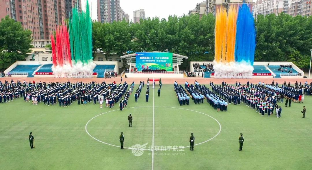 走进学校让心情愉悦,走进安静整洁的教室时我深感自豪