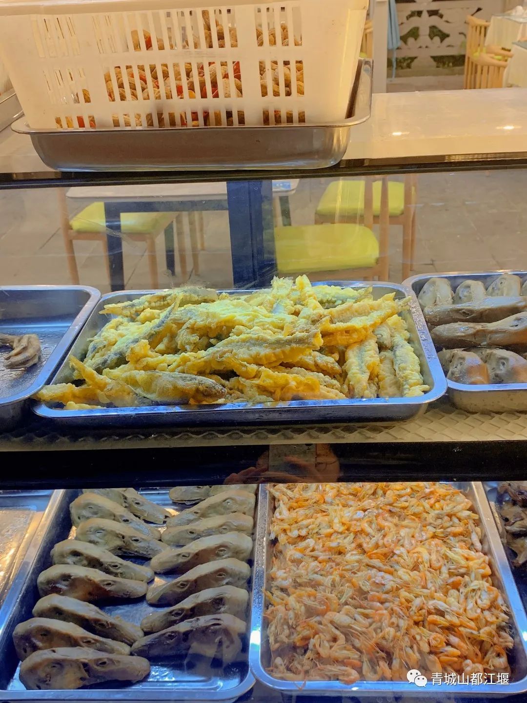 初秋城市漫游指南！都江堰8大爆款夜游地全在这里，吹河风尝美食get暴走两万步的畅快~