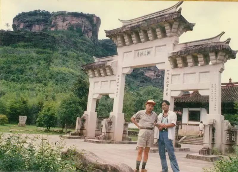 杨清江|钟情于故事，谋篇布局匠心独运，尽显大师功力！