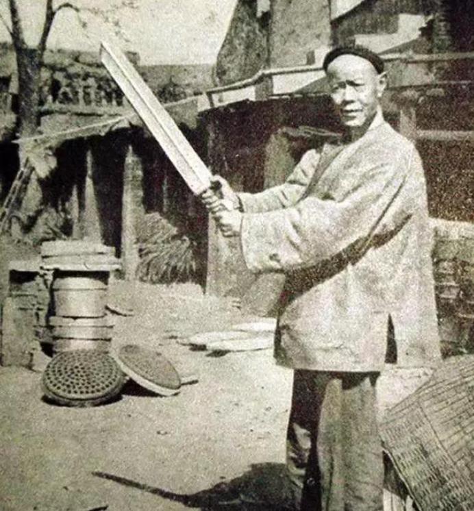 头被砍了是身子掉了还是头掉了,脑袋被砍掉以后还能维持多久意识