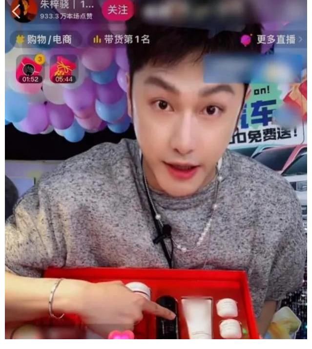 成功转型为明星的50位网红,凭自己努力走红的10位网红