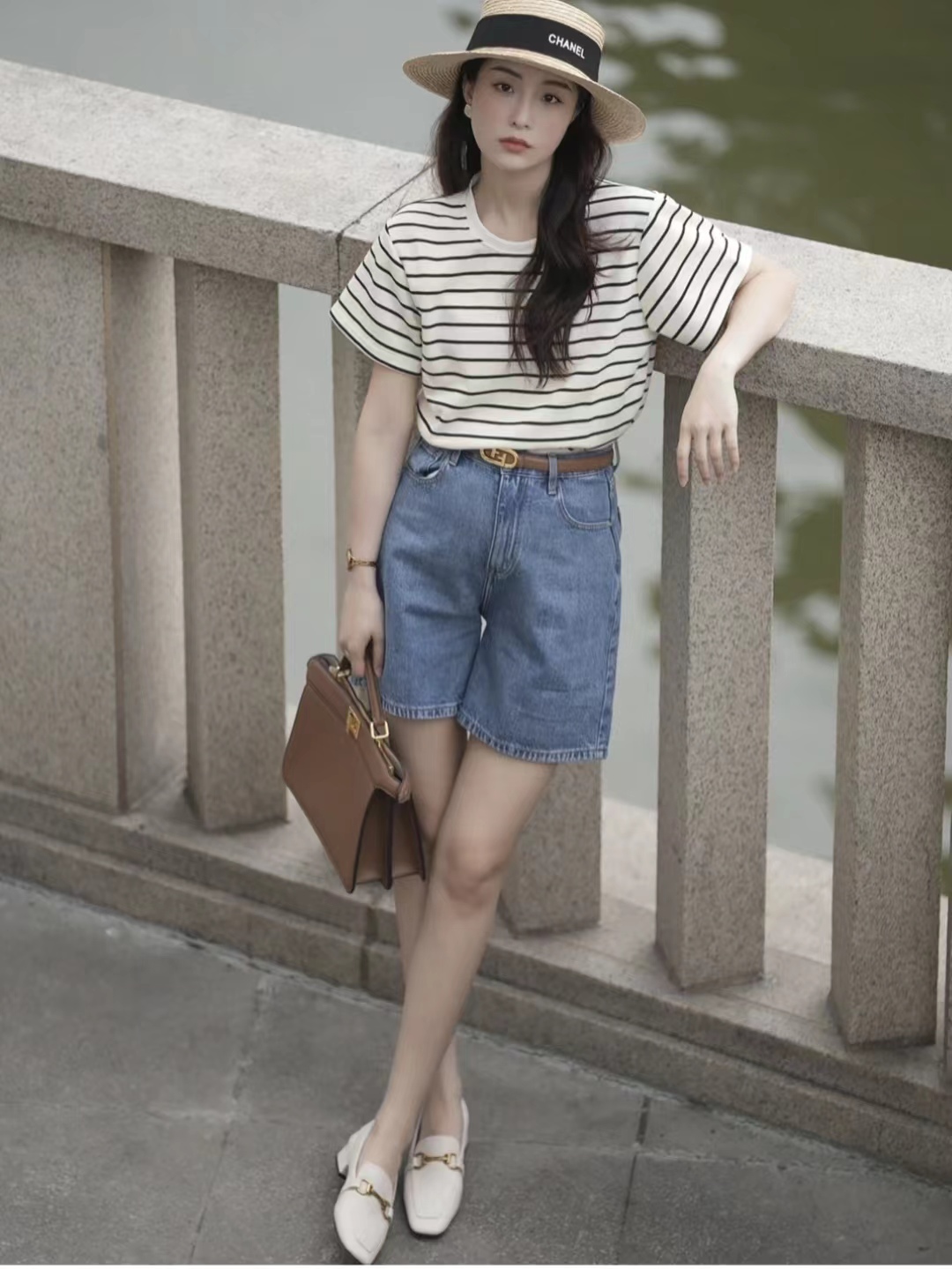 夏天七分短裤配什么上衣,夏天男生黑色短裤搭配什么上衣