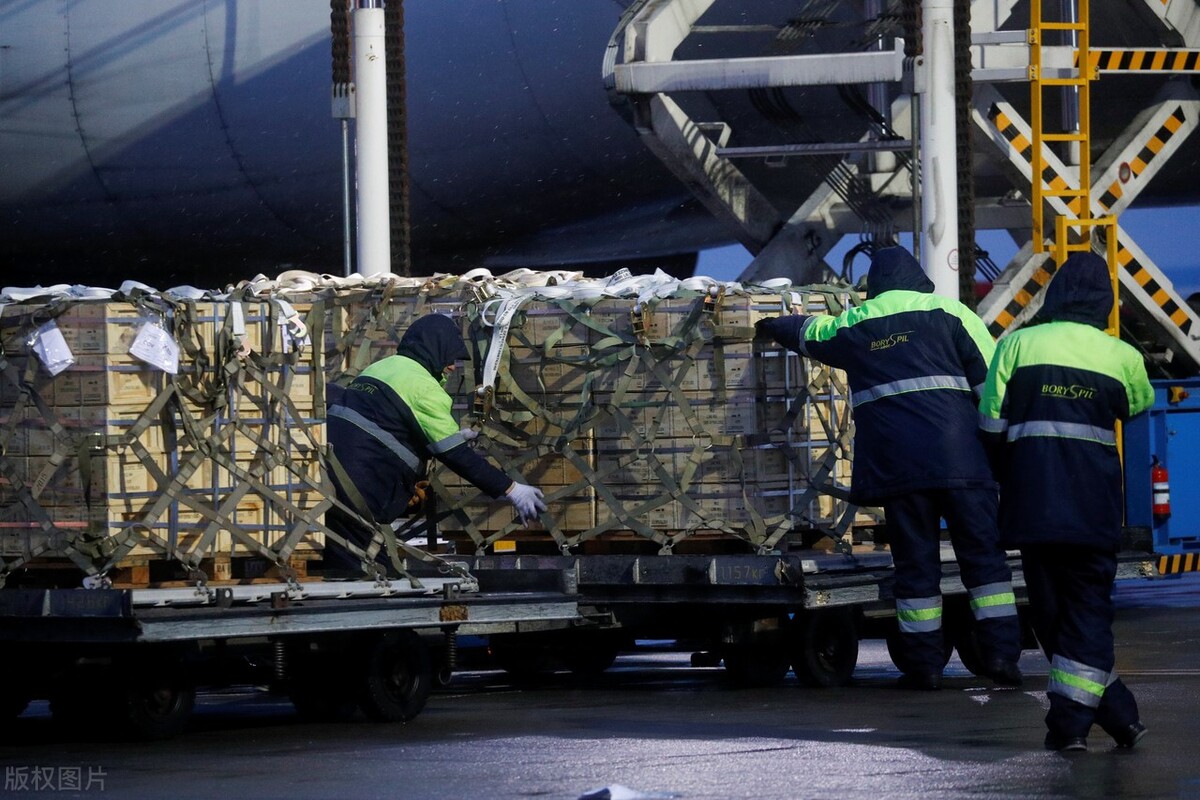 美国*火军**商向台湾兜售过时*器武**，台当局热衷购买，原来联手洗钱！