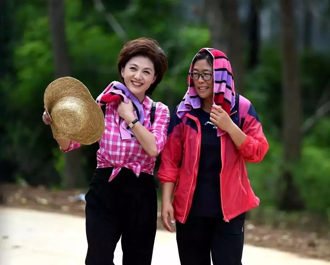 海霞嫁给科学家,海霞第一次婚姻丈夫是谁