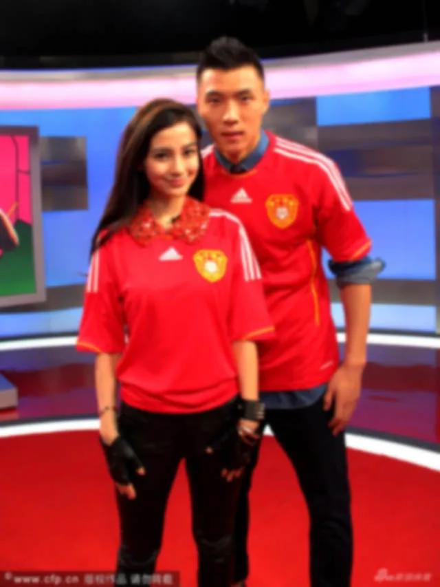 福将于大宝头球破门,福将足球