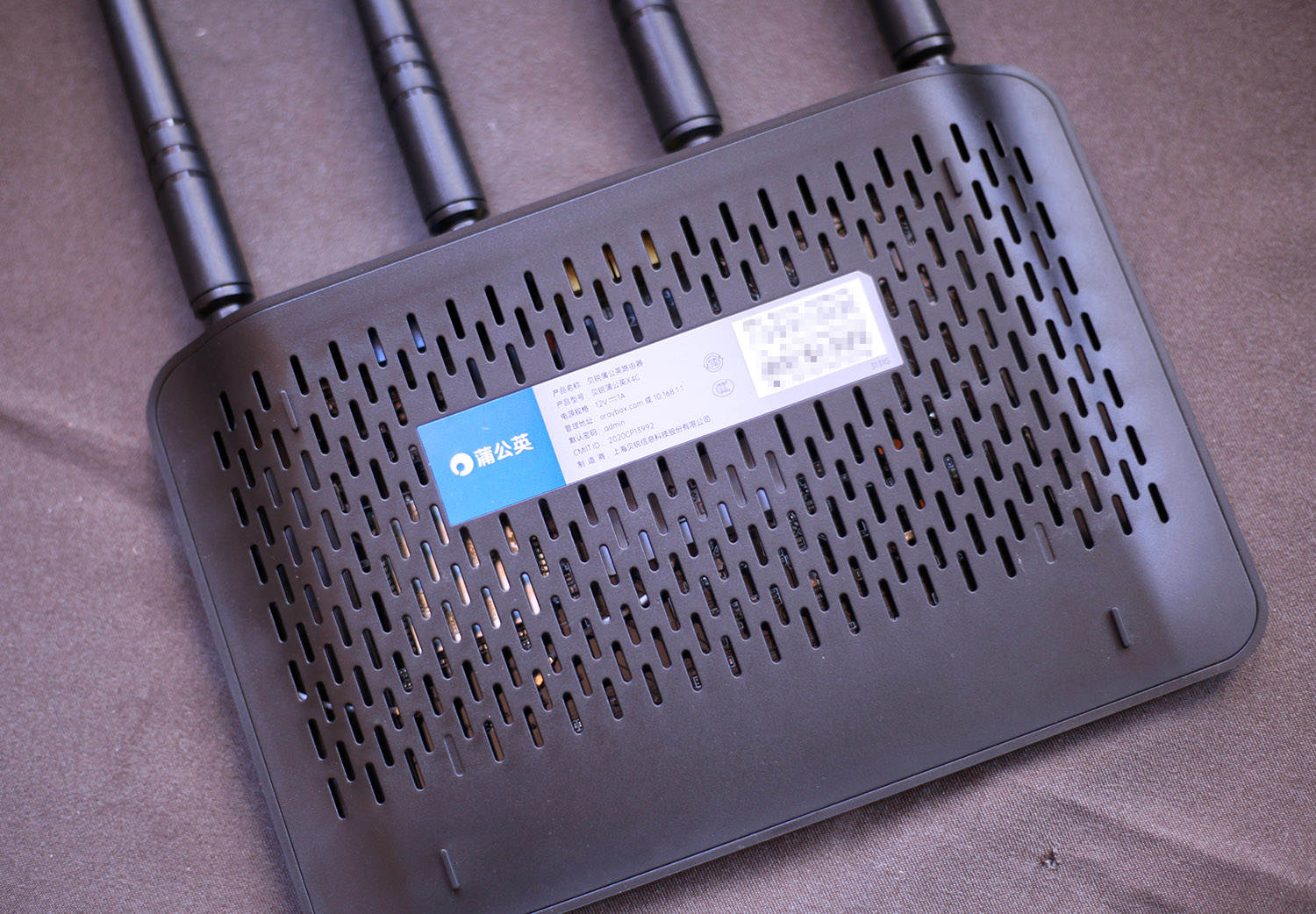 蒲公英x4和x4c路由器有什么区别,蒲公英x4路由器多少钱一台