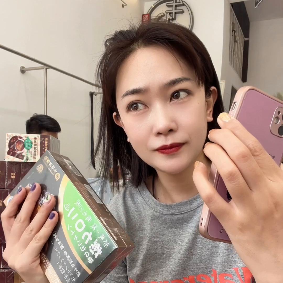 朋友们整理几天对接厂家后半年秋冬款重新出发我们...