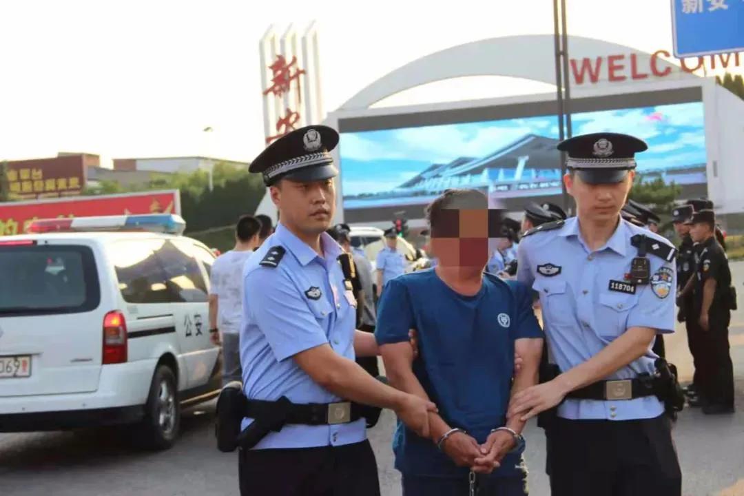 商州公安守护万家平安,守护万家团圆中秋节警察