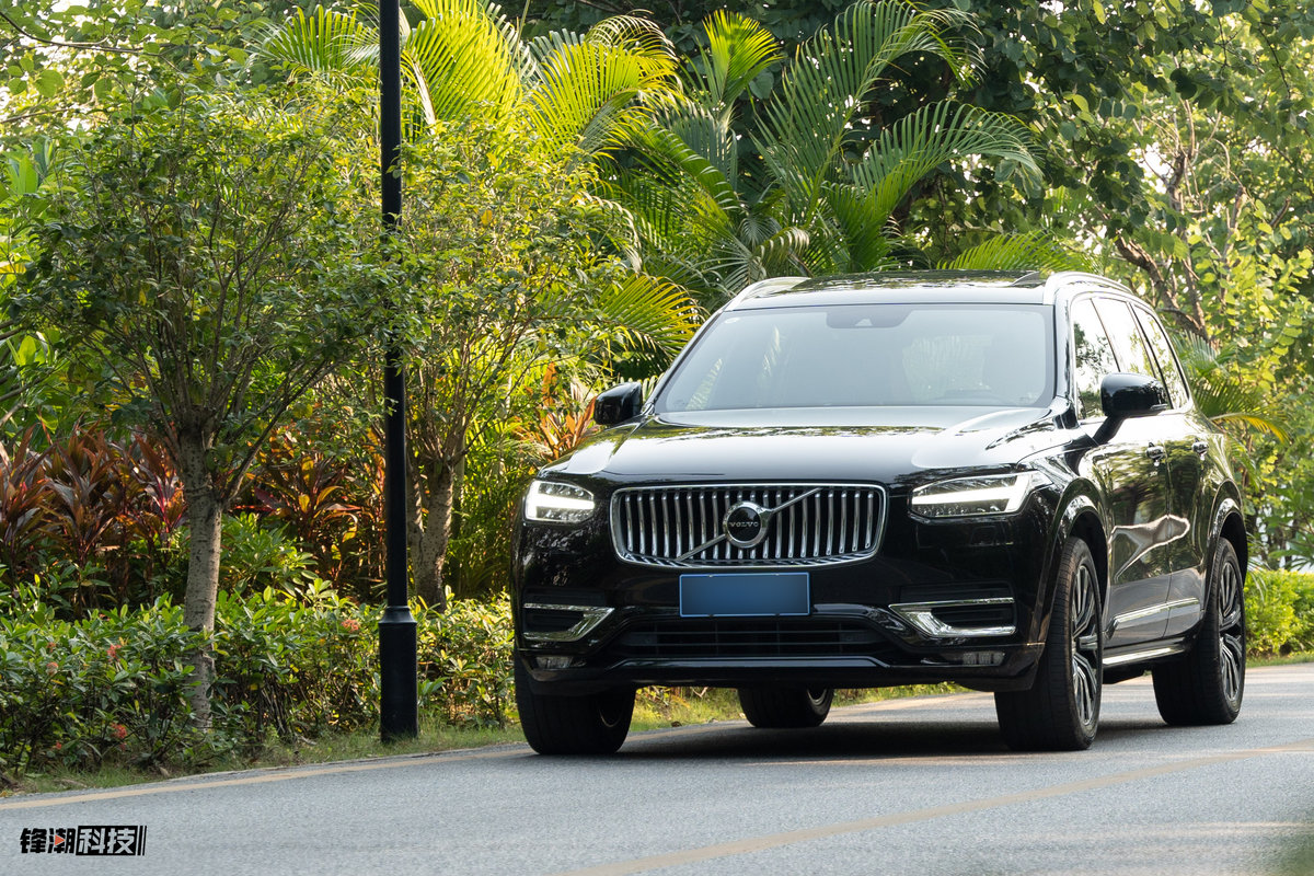 全新沃尔沃xc90陆地坦克硬派越野,沃尔沃斯堪尼亚越野车